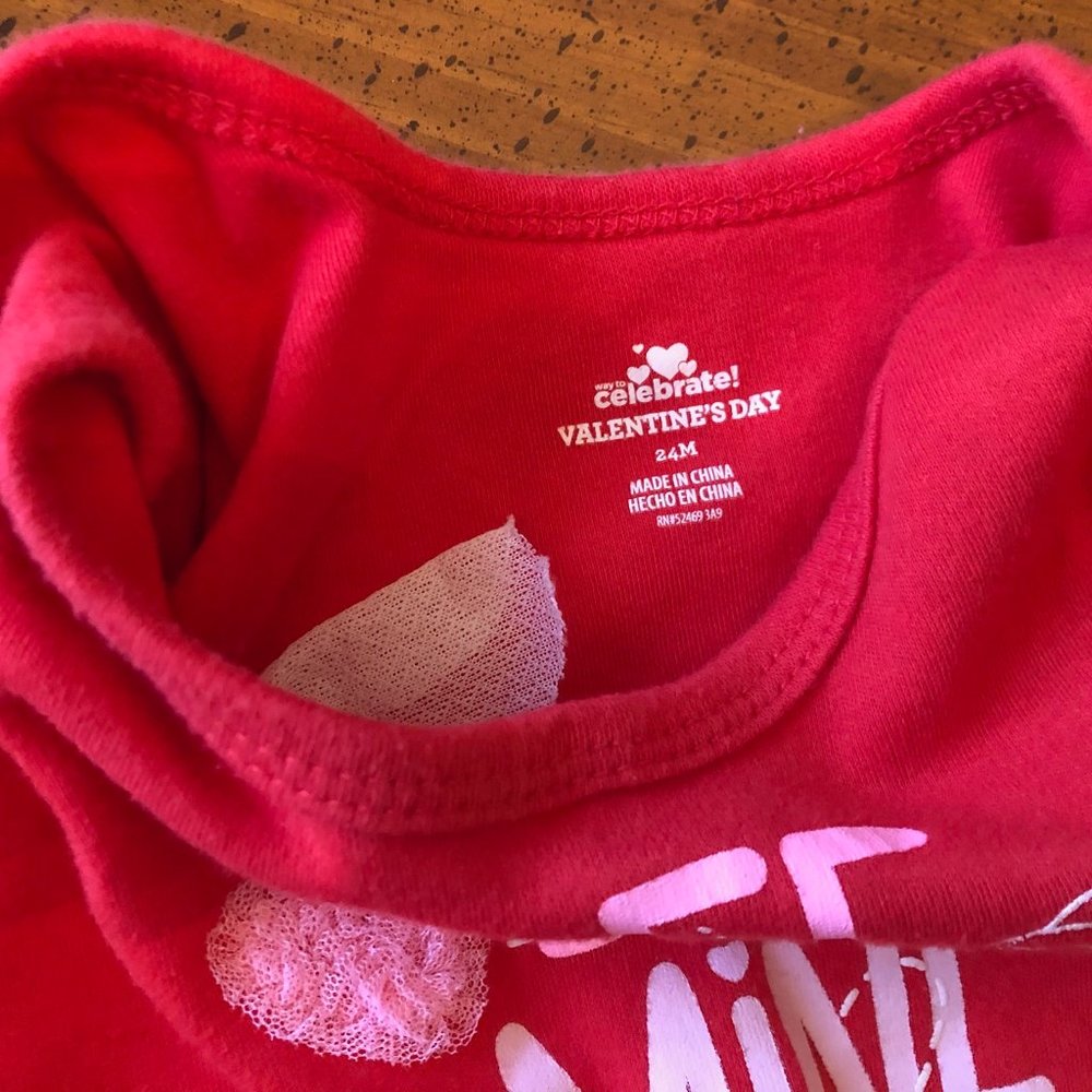Red Valentine's Day BEE MINE Bodysuit 24M - Picture 3 of 5